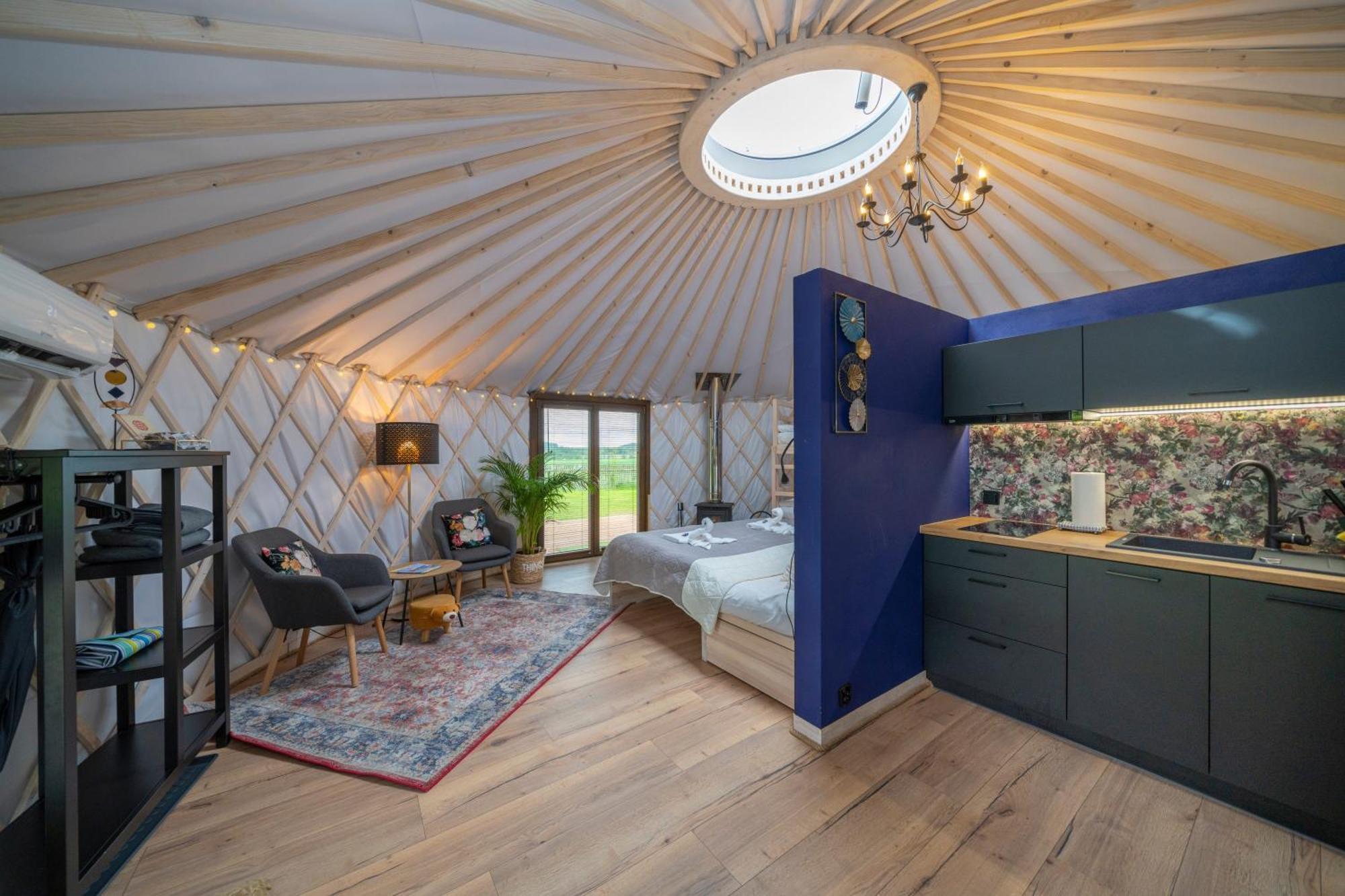 Dom W Domu - Izera Glamping Acomodação com café da manhã Gajowka  Quarto foto
