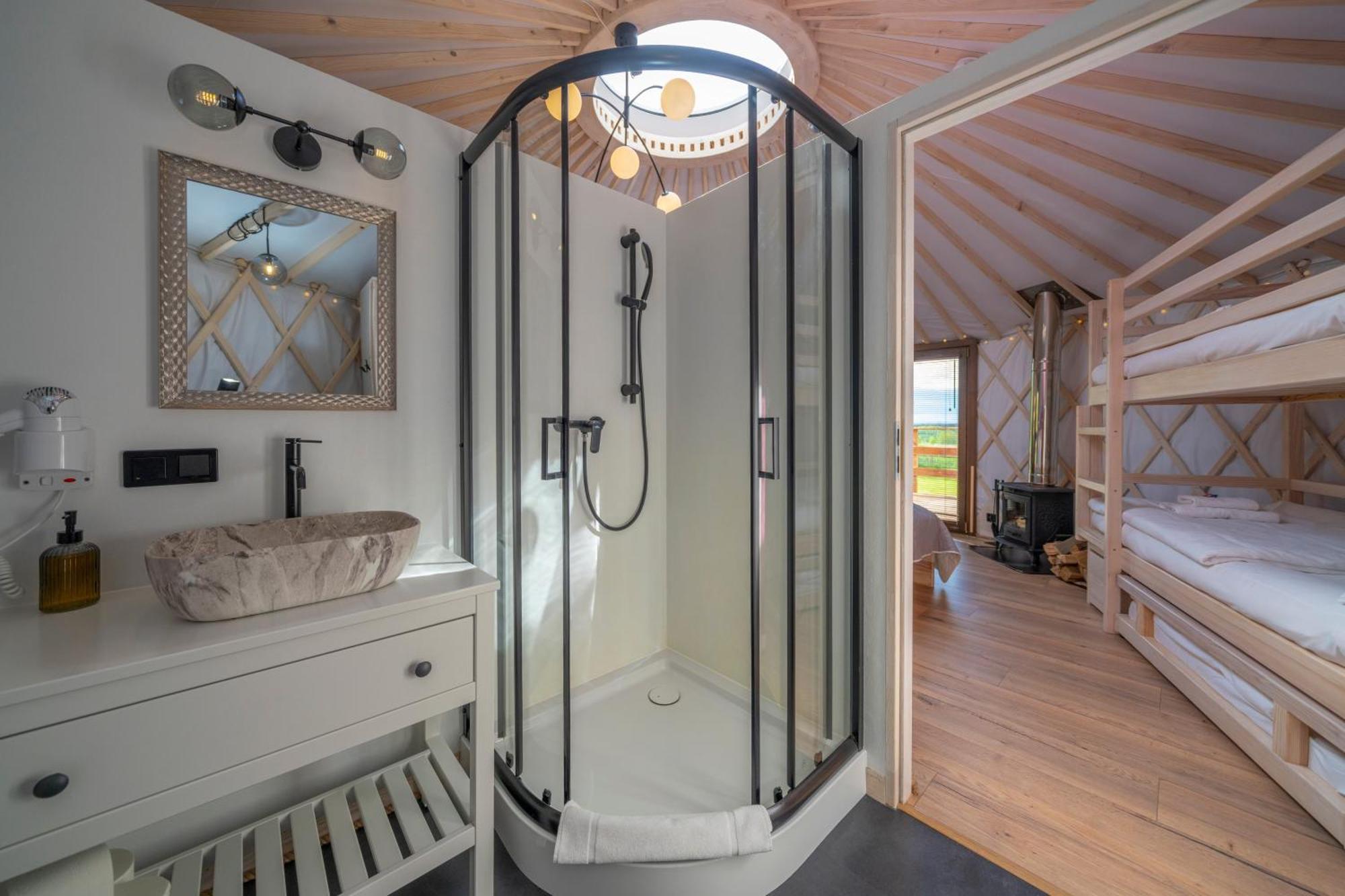 Dom W Domu - Izera Glamping Acomodação com café da manhã Gajowka  Quarto foto