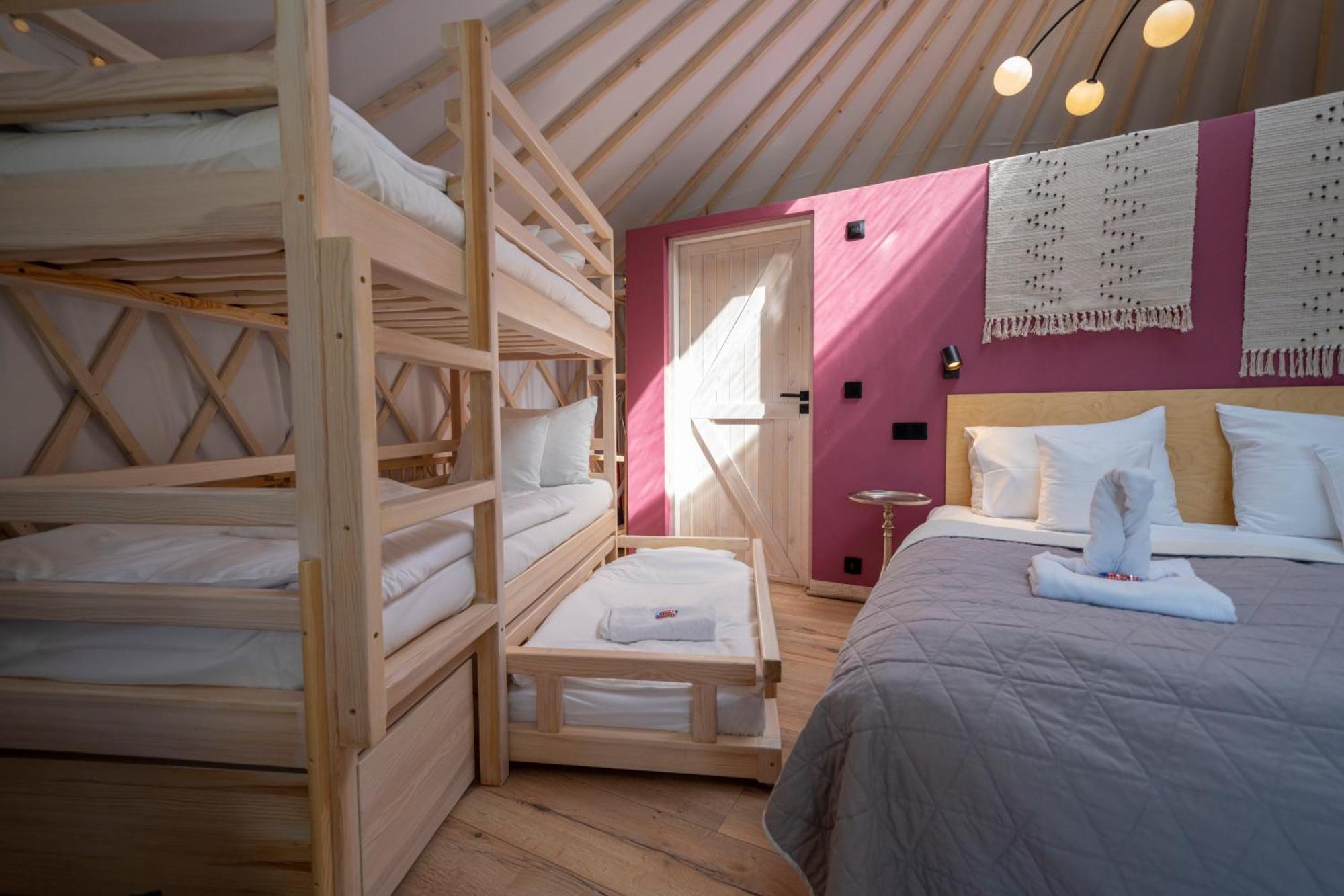 Dom W Domu - Izera Glamping Acomodação com café da manhã Gajowka  Quarto foto